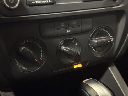 Used 2012 Volkswagen Jetta 2.0L Base image 15