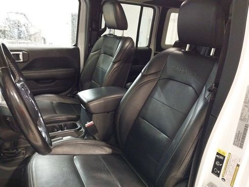 Used 2022 Jeep Wrangler Unlimited Sahara w/ Cold Weather Group image 4