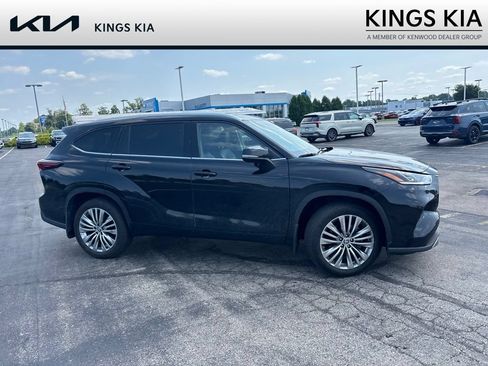 Used 2024 Toyota Highlander Platinum AWD/4WD image 7