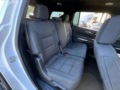 Used 2024 Chevrolet Traverse LS image 25