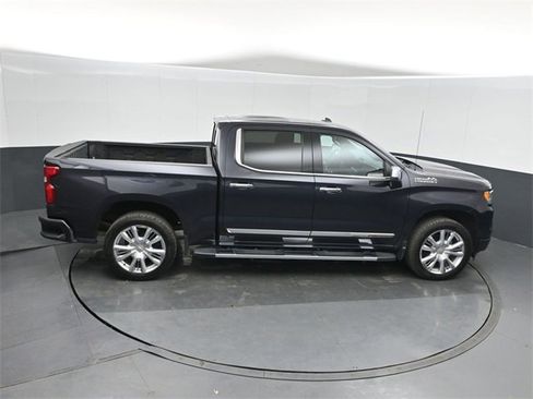 Used 2022 Chevrolet Silverado 1500 High Country w/ High Country Premium Package image 28