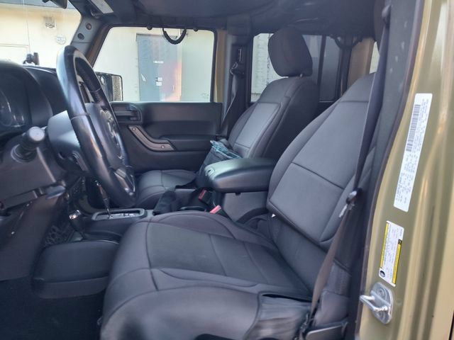 Used 2013 Jeep Wrangler Unlimited Sport w/ Connectivity Group AWD/4WD image 9