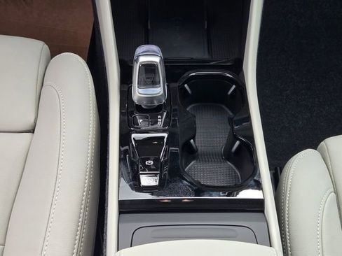 New 2026 Volvo XC40 B5 Plus w/ Protection Package Premier image 22