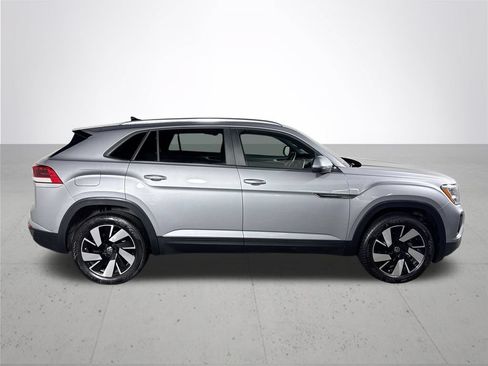 Certified 2025 Volkswagen Atlas Cross Sport SE AWD/4WD image 6