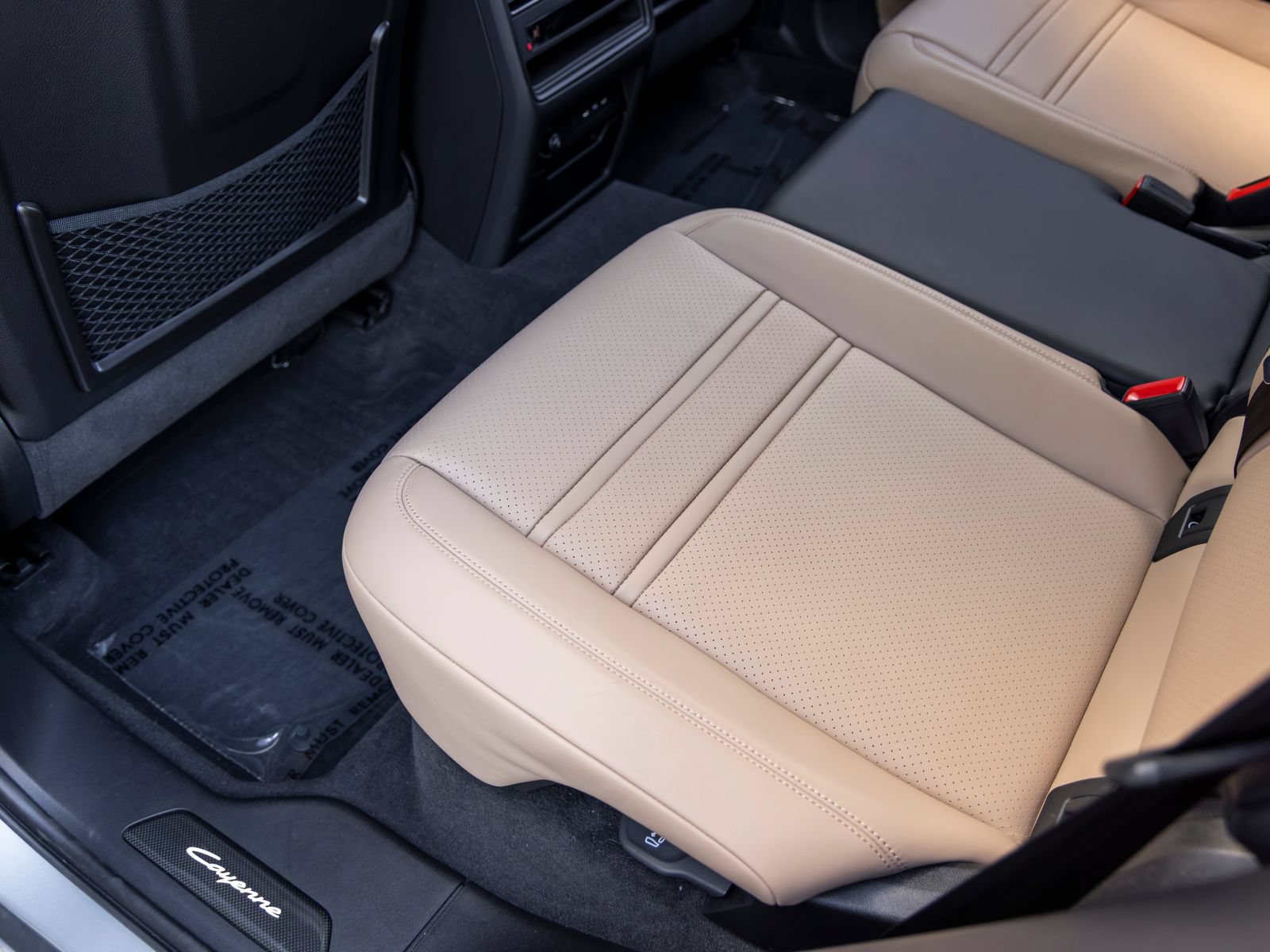 Certified 2025 Porsche Cayenne GTS AWD/4WD image 51