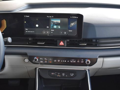 Used 2026 Kia Carnival EX FWD image 19