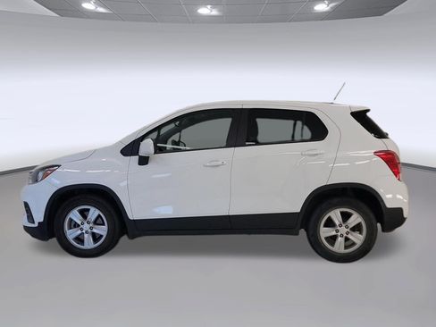 Used 2022 Chevrolet Trax LS w/ Tint and Cruise Package FWD image 2