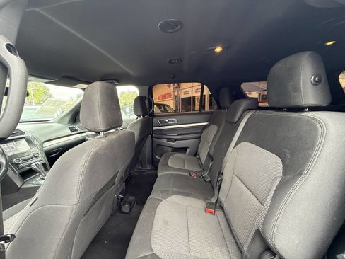 Used 2019 Ford Explorer XLT w/ Equipment Group 201A image 4