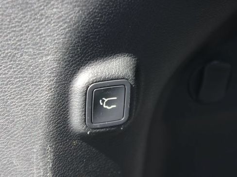 Used 2019 Jeep Cherokee Limited AWD/4WD image 25