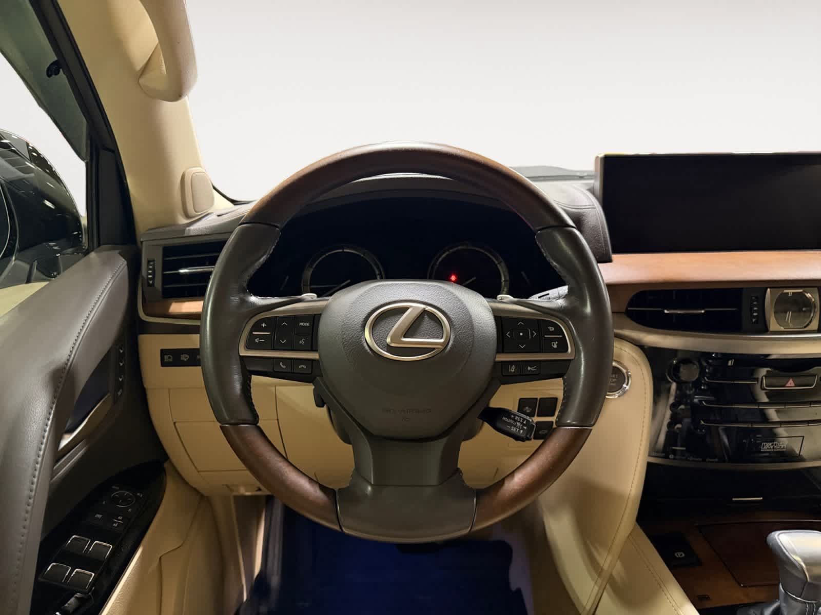 Used 2018 Lexus LX 570 4WD w/ Luxury Package image 13