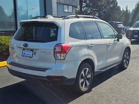 Used 2017 Subaru Forester 2.5i Limited w/ Popular Package #2 image 7