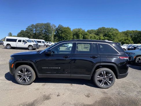 New 2027 Jeep Grand Cherokee Limited AWD/4WD image 2