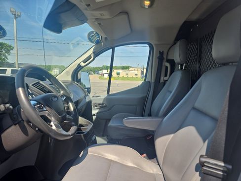 Used 2015 Ford Transit 250 130 Low Roof RWD image 6