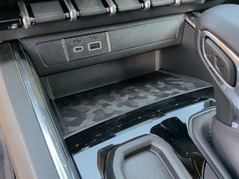 New 2026 GMC Canyon Elevation w/ Convenience Package image 29