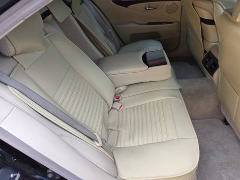 Used 2008 Lexus LS 460 RWD image 19