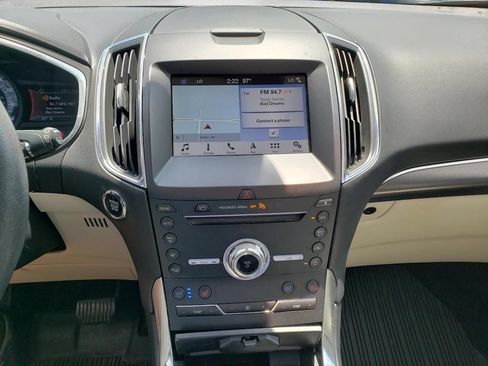 Used 2019 Ford Edge Titanium w/ Equipment Group 301A AWD/4WD image 24