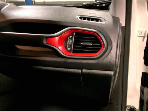 Certified 2023 Jeep Renegade Trailhawk AWD/4WD image 16