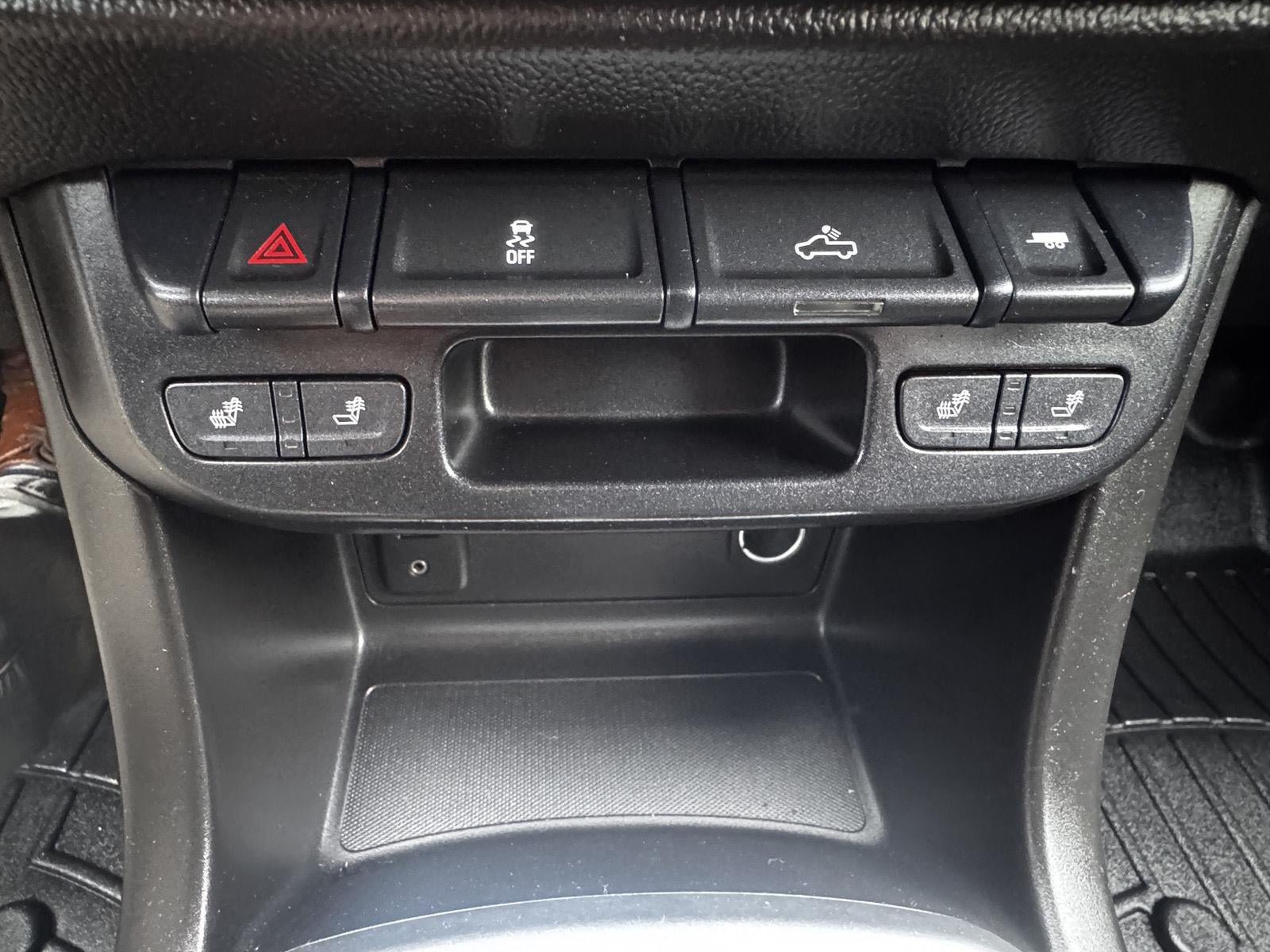 Certified 2016 Chevrolet Colorado LT w/ Luxury Package, Chrome AWD/4WD image 28