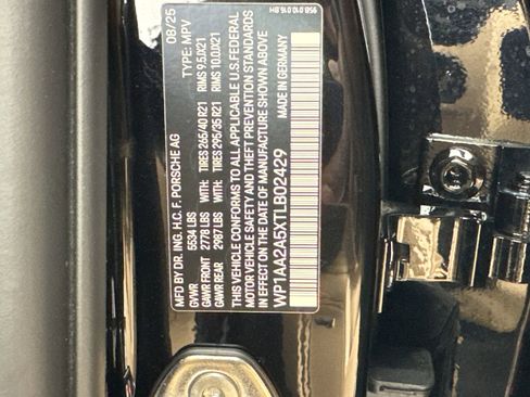 Certified 2026 Porsche Macan image 21