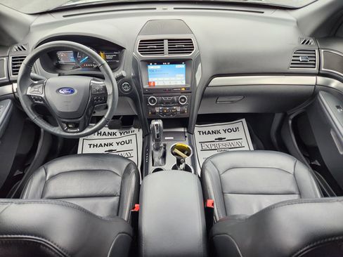 Used 2018 Ford Explorer XLT w/ Equipment Group 202A image 15
