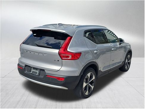 Certified 2023 Volvo XC40 B5 Plus w/ Protection Package Premier image 5