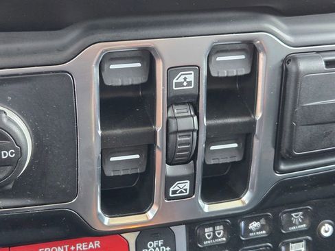 Used 2022 Jeep Wrangler Unlimited Rubicon w/ Xtreme Recon 35" Tire Package image 20