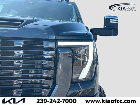 Used 2024 GMC Sierra 3500 Denali Ultimate image 9