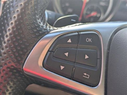 Used 2017 Mercedes-Benz SLC 300 image 12