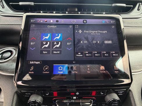 Used 2022 Jeep Grand Cherokee Limited image 37