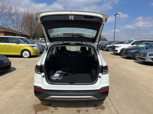 Used 2025 Volkswagen Taos S image 10