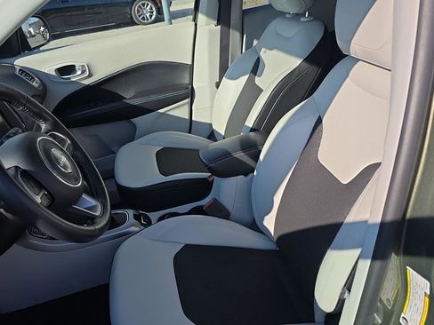 Used 2018 Jeep Compass Latitude w/ Popular Equipment Group image 13