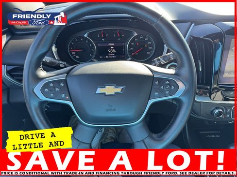 Used 2022 Chevrolet Traverse LT image 28