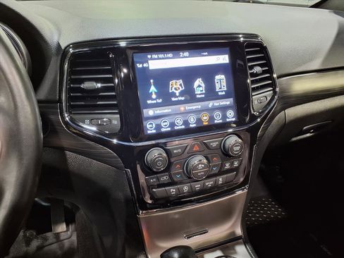 Certified 2021 Jeep Grand Cherokee Laredo X image 9