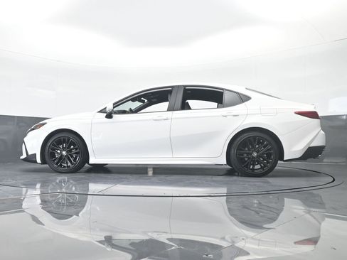 Used 2026 Toyota Camry SE w/ Convenience Package image 64