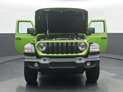 Used 2025 Jeep Wrangler Sport AWD/4WD image 51