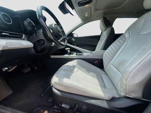 Used 2022 Hyundai Elantra Limited FWD image 23