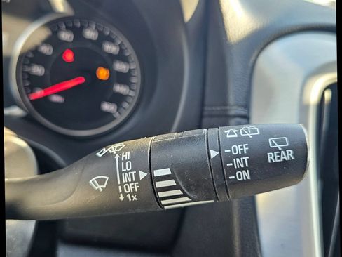 Used 2022 GMC Terrain SLT FWD image 17