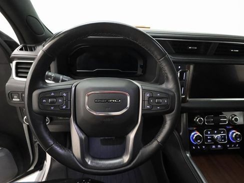 Certified 2023 GMC Yukon Denali Ultimate image 12