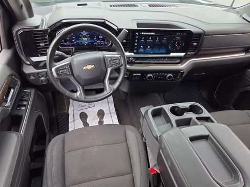 Used 2025 Chevrolet Silverado 2500 LT w/ Convenience Package AWD/4WD image 8
