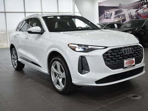 Used 2025 Audi Q5 Premium w/ Premium Plus AWD/4WD image 5