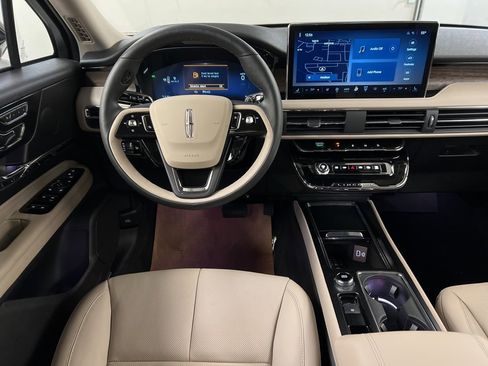 New 2026 Lincoln Corsair Reserve image 8