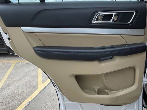 Used 2017 Ford Explorer XLT w/ Equipment Group 202A FWD image 35