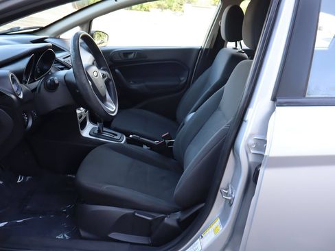 Used 2017 Ford Fiesta SE FWD image 19