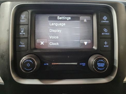 Used 2022 RAM 1500 Classic SLT AWD/4WD image 25