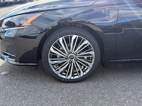 New 2025 Nissan Altima 2.5 SL image 9