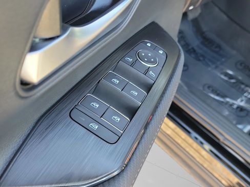 New 2026 Nissan Kicks SR image 19