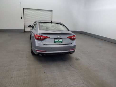 Used 2016 Hyundai Sonata Limited w/ Option Group 05 FWD image 6