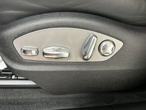 Certified 2025 Porsche Macan AWD/4WD image 11