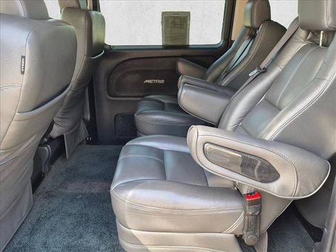 Used 2018 Mercedes-Benz Metris Passenger image 17