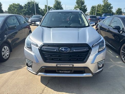 Used 2023 Subaru Forester Touring w/ Popular Package #3 AWD/4WD image 3